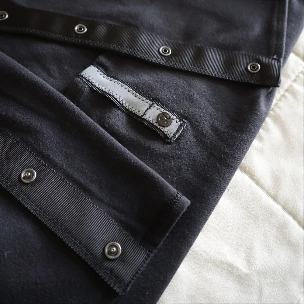 Lululemon Black Multi-Way Customizable Vinyasa Snap Scarf with Arm Holes - Picture 3 of 7